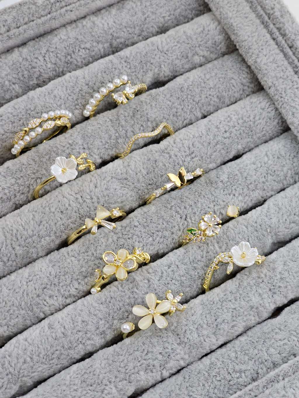 Petit Bow Open Ring