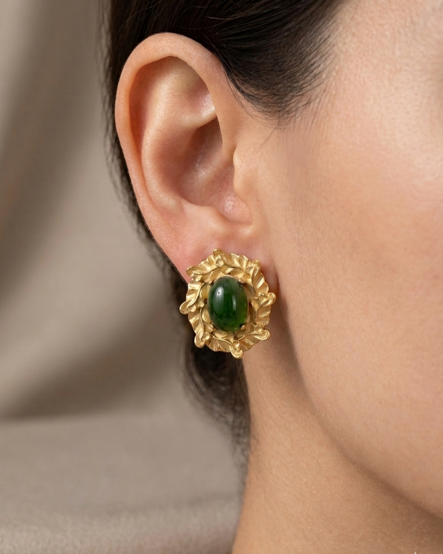 Vintage Leaf Border Oval Emerald Earring