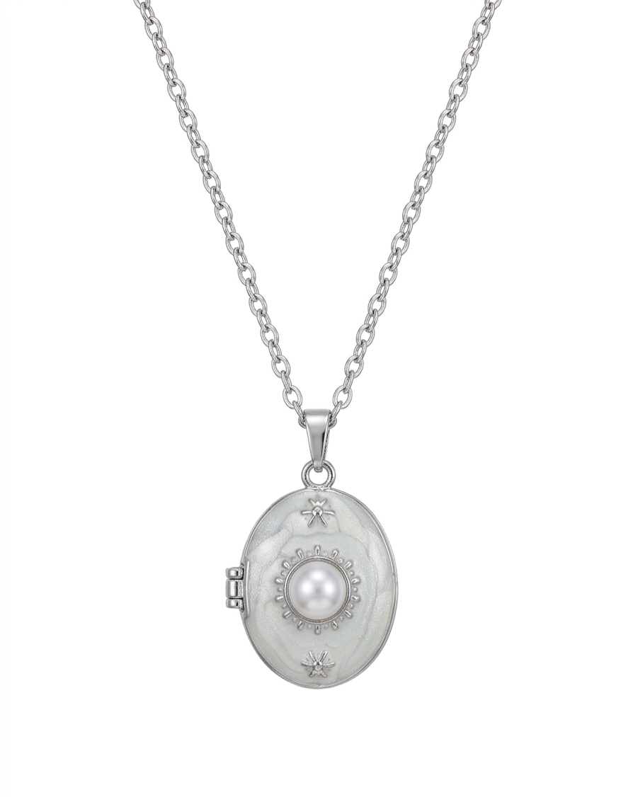 Heritage Pearl Locket
