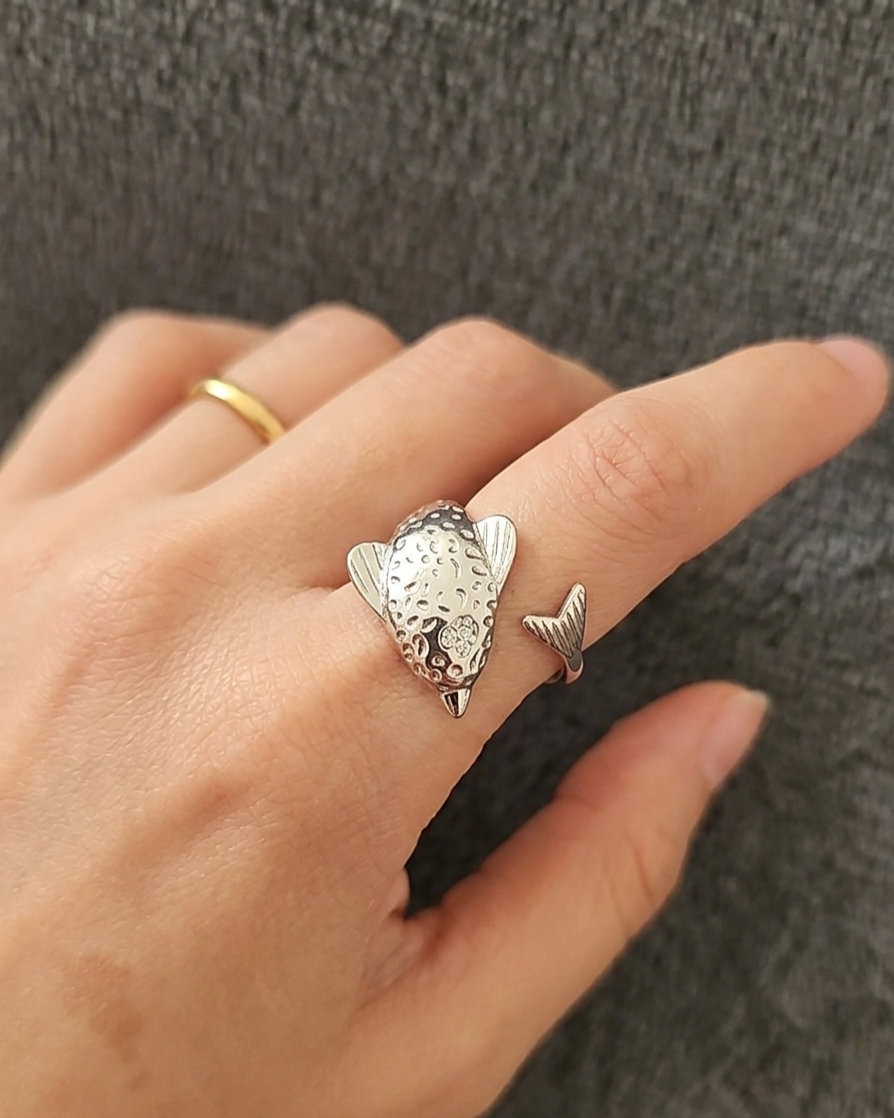 The Puffer Fin Ring